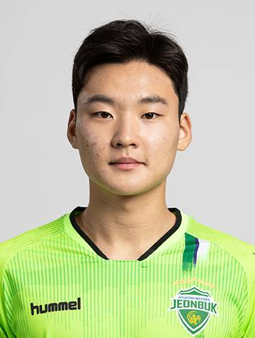 https://img.yizhaoyimu.cn/img/football/player/c1afffab38064f1dc40df4f2b173d19a.jpg